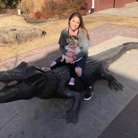 Meet your Posher, Hailey - Picture 4 of 5